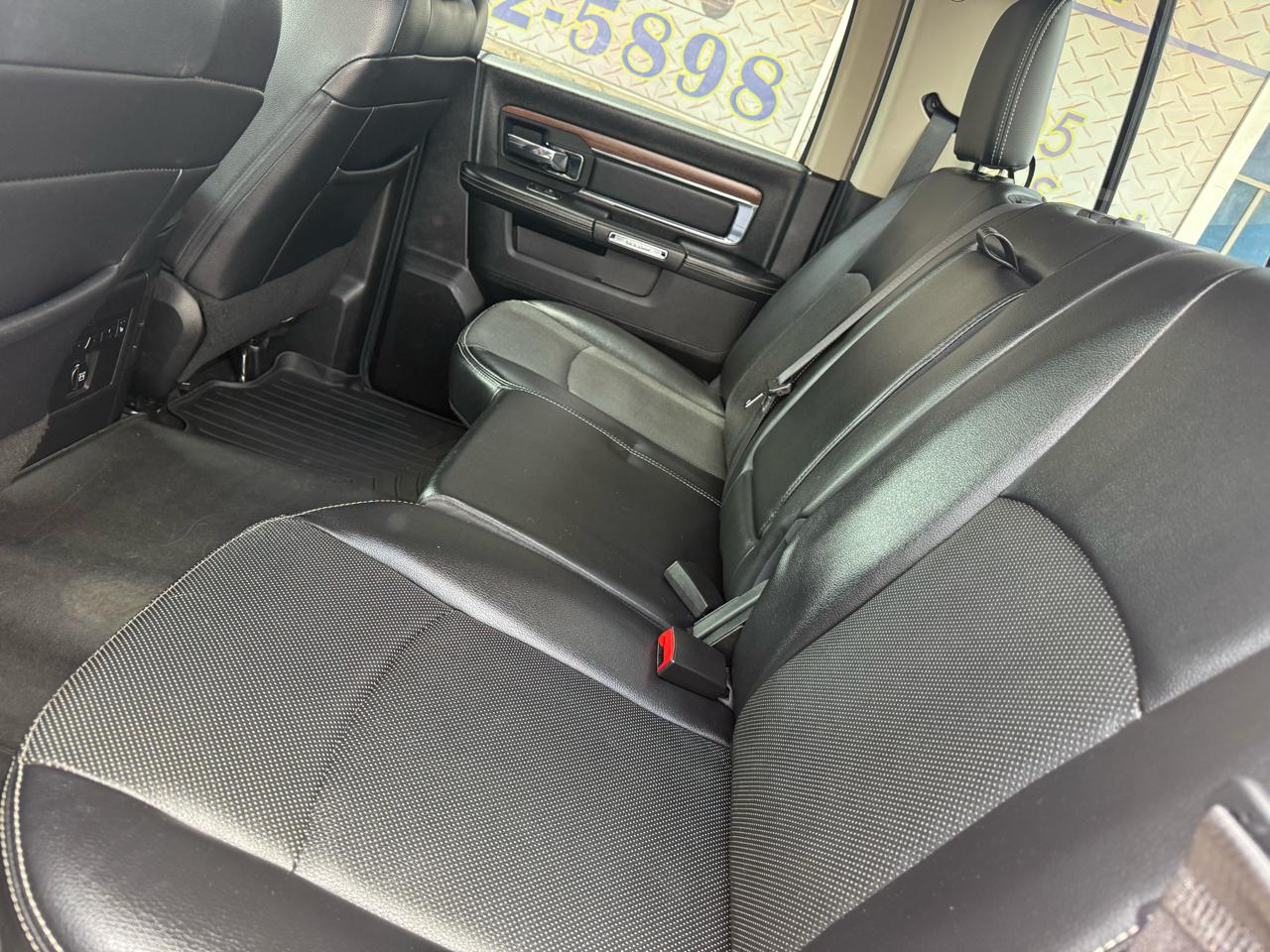 RAM 1500 Laramie 4x4 Crew Cab 5'7" Box 2017