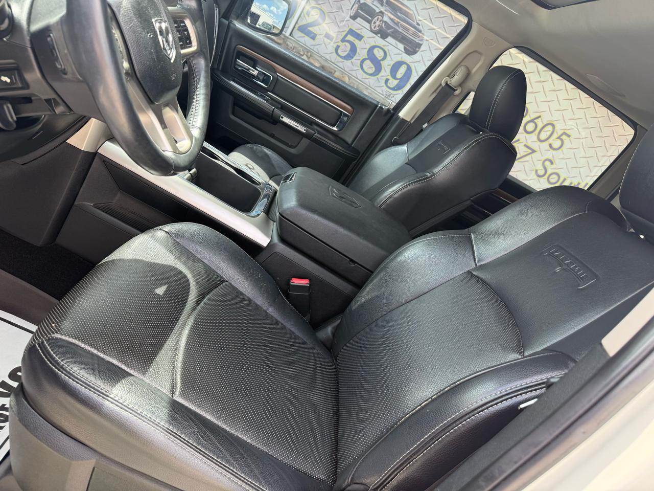 RAM 1500 Laramie 4x4 Crew Cab 5'7" Box 2017