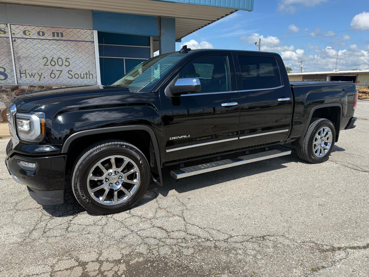 GMC Sierra 1500 4WD Crew Cab 143.5" Denali 2018