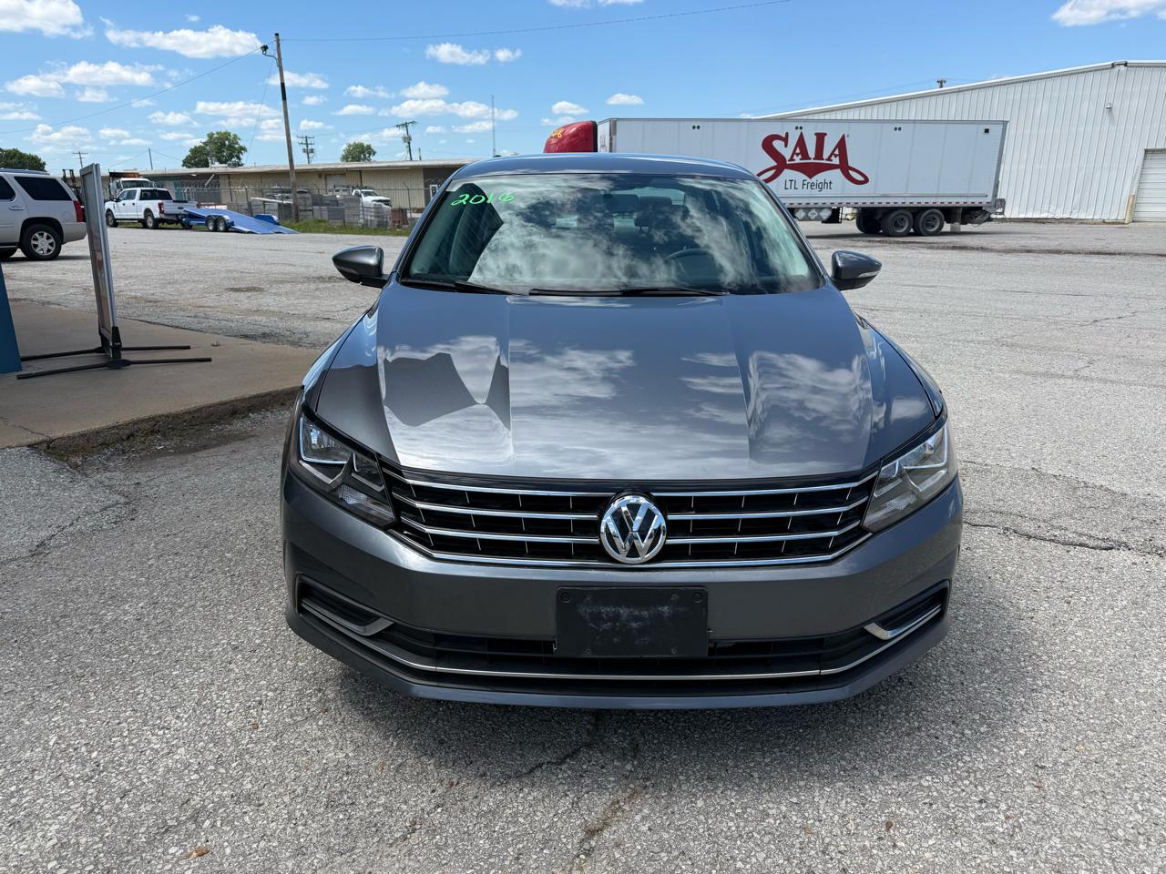 Volkswagen Passat 4dr Sdn 1.8T Auto S PZEV 2016