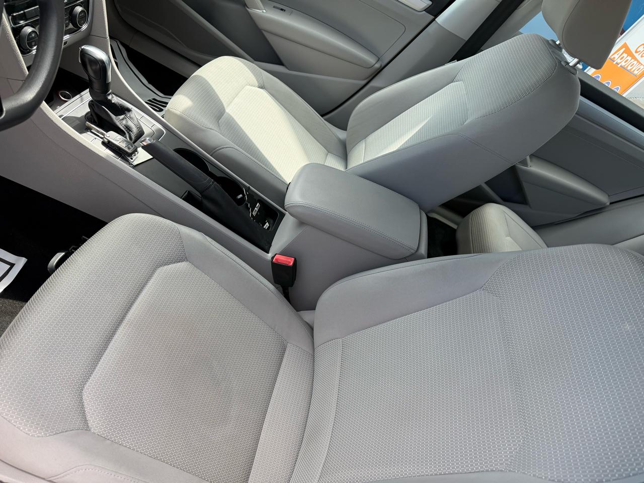 Volkswagen Passat 4dr Sdn 1.8T Auto S PZEV 2016