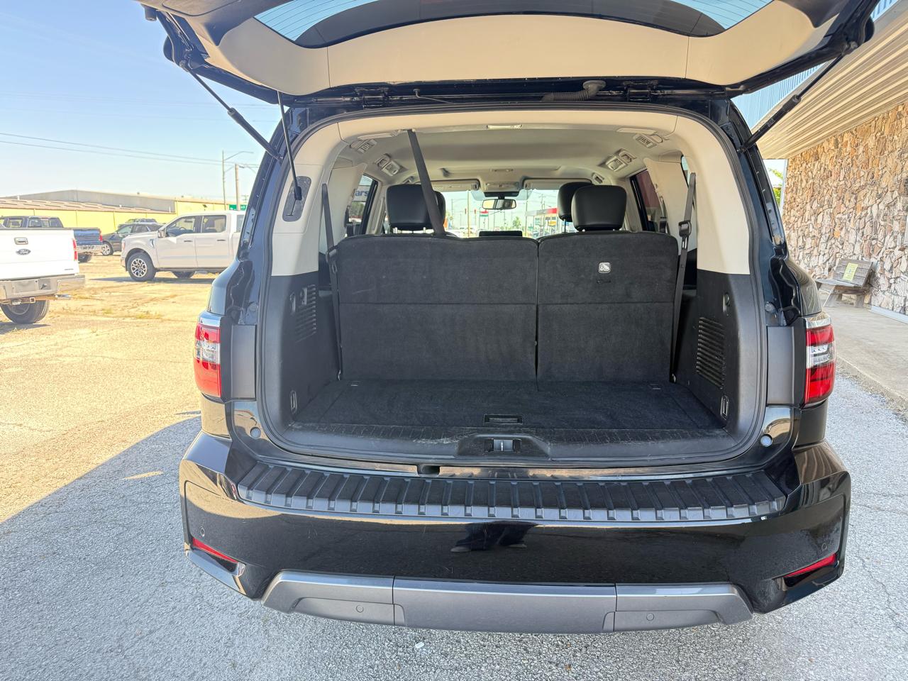 Nissan Armada 4x4 SL 2021