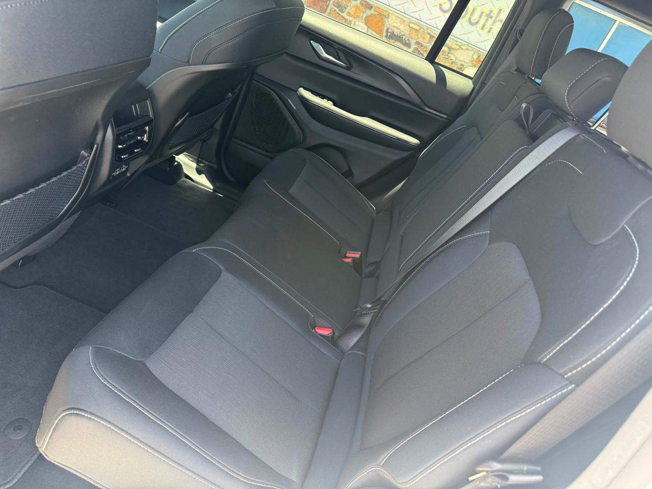 Jeep Grand Cherokee Laredo 4x4 2024