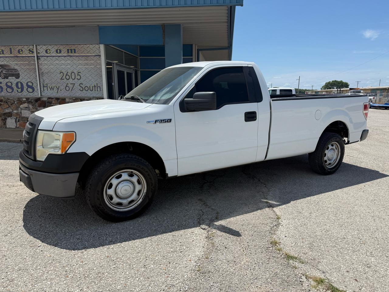 Ford F-150 2WD Reg Cab 145" XLT w/HD Payload Pkg 2011