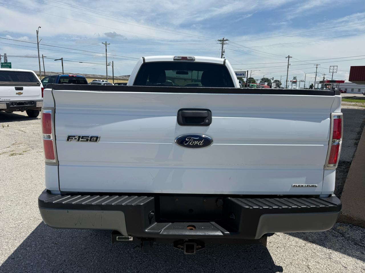 Ford F-150 2WD Reg Cab 145" XLT w/HD Payload Pkg 2011