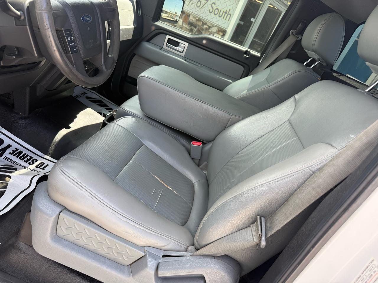 Ford F-150 2WD Reg Cab 145" XLT w/HD Payload Pkg 2011