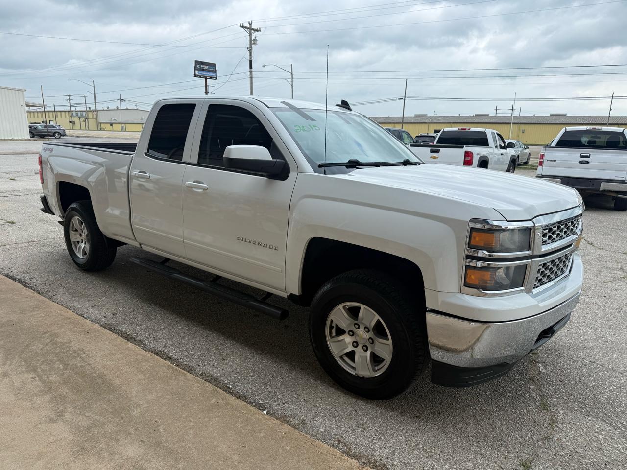 2015 Chevrolet Silverado 1500 4WD Double Cab 143.5" LT w/1LT