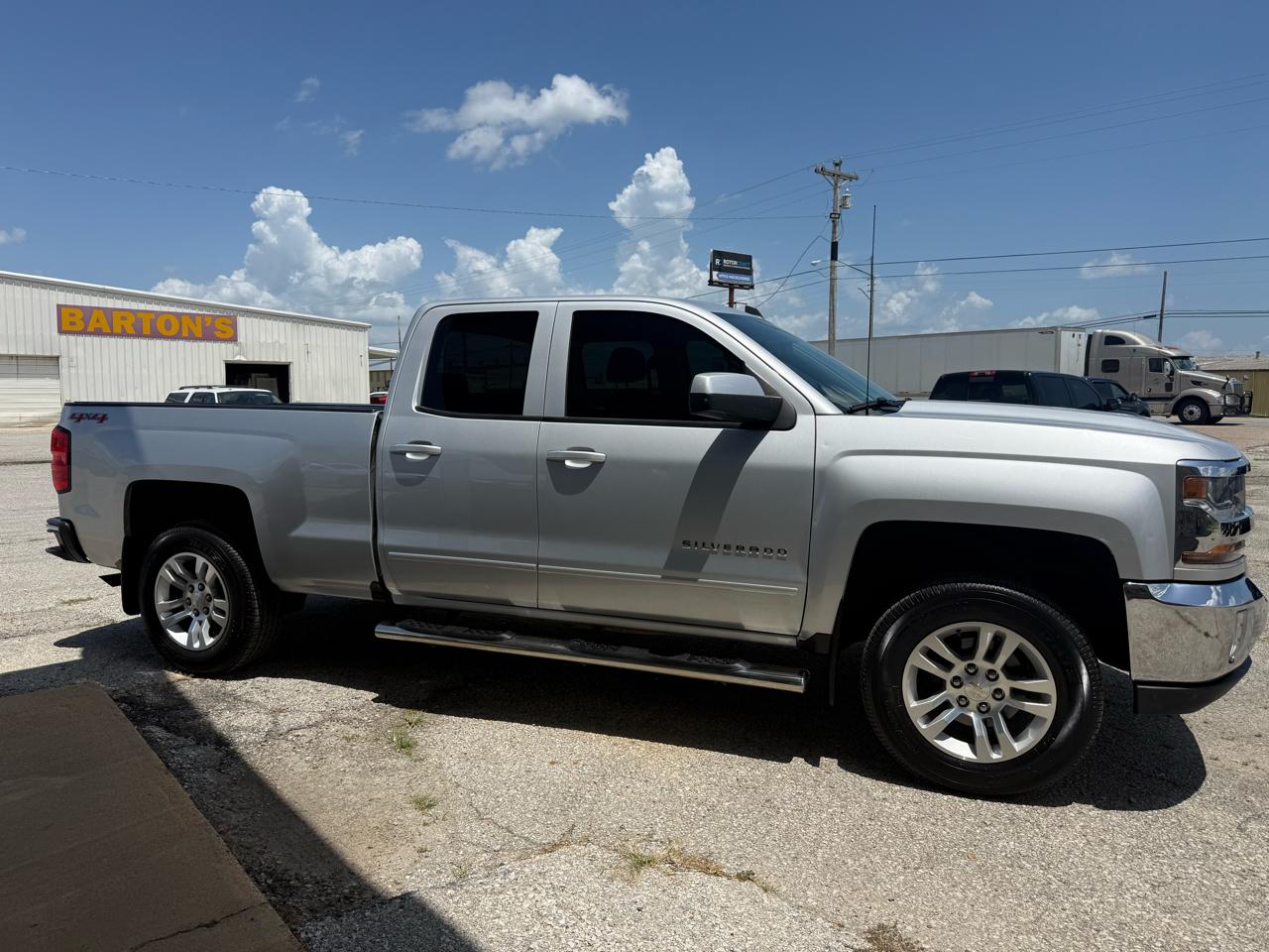 2016 Chevrolet Silverado 1500 4WD Double Cab 143.5" LT w/1LT