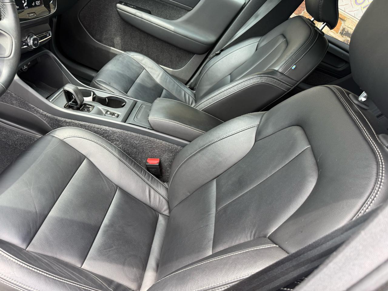 Volvo XC40 T5 AWD Momentum 2022