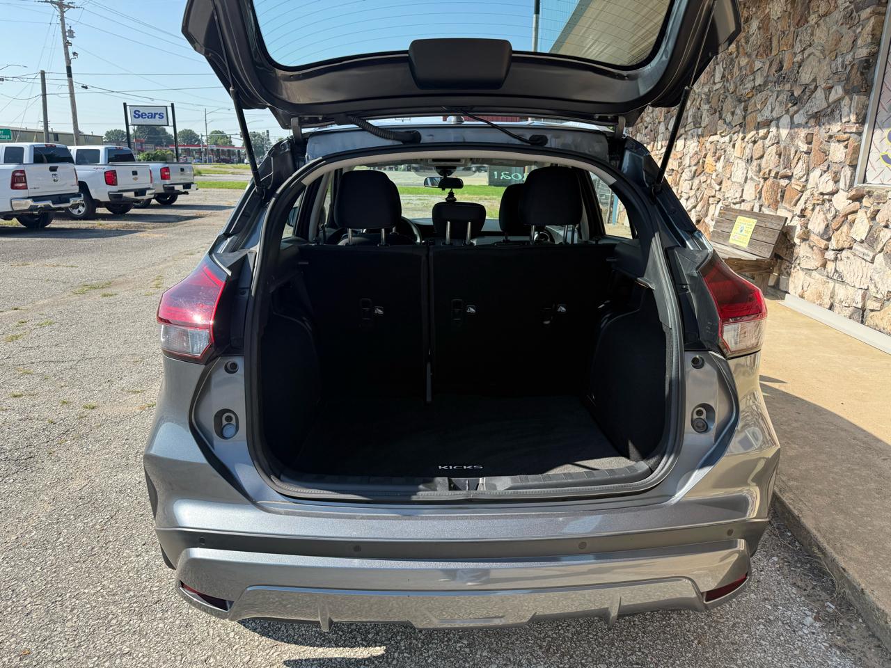 Nissan Kicks SV FWD 2021