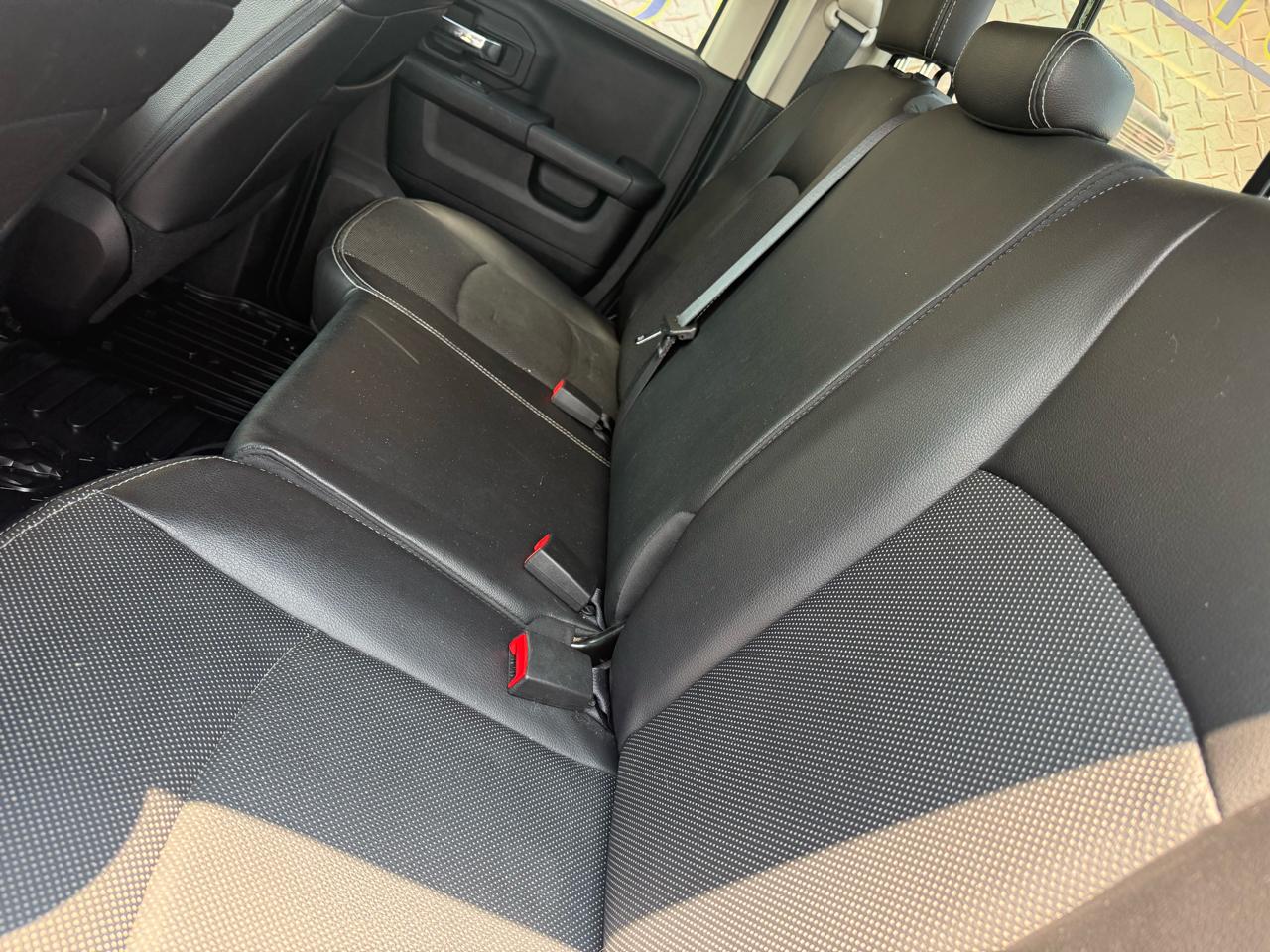 RAM 1500 4WD Quad Cab 140.5" Sport 2015