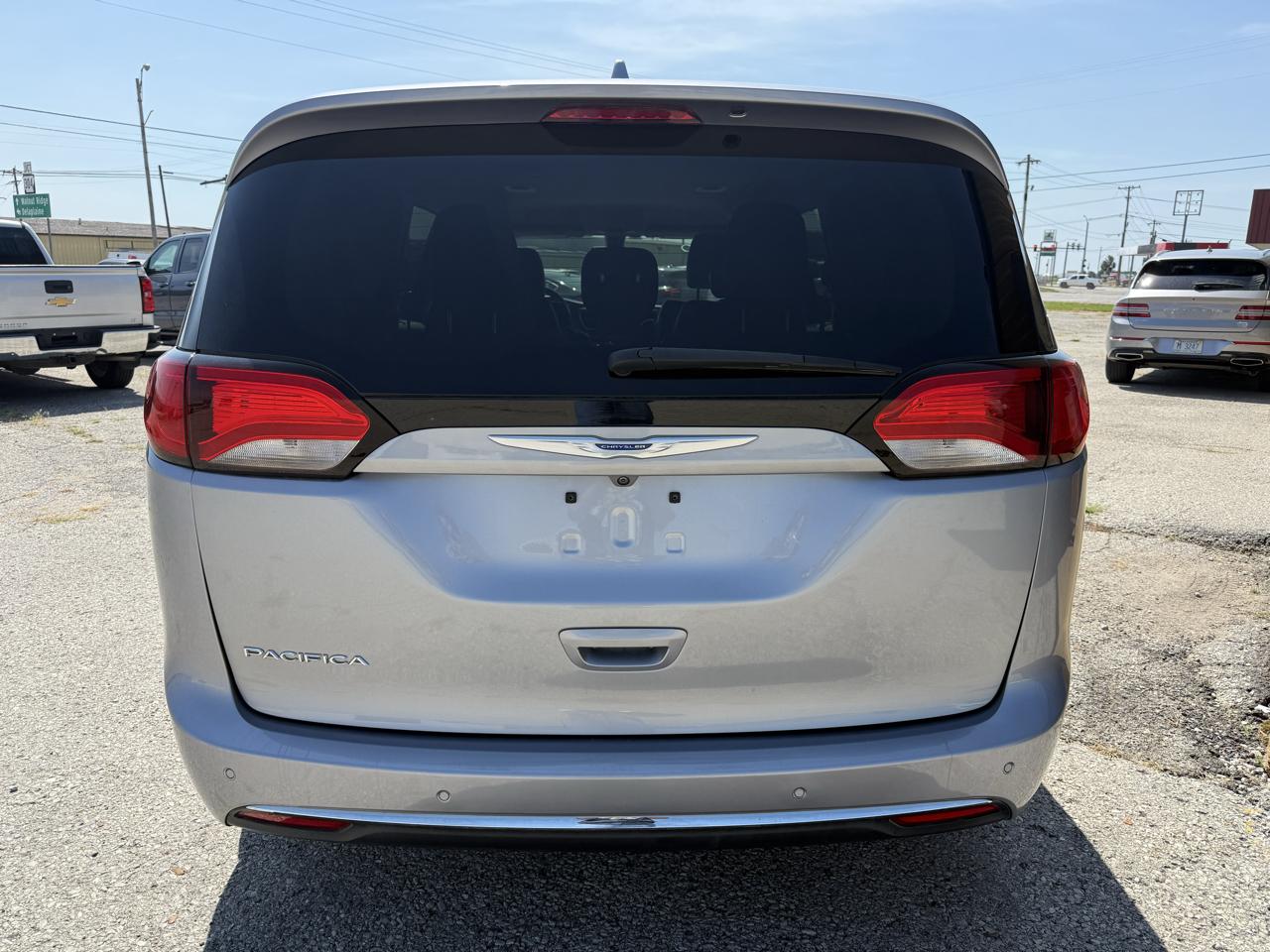 Chrysler Pacifica Touring L FWD 2020