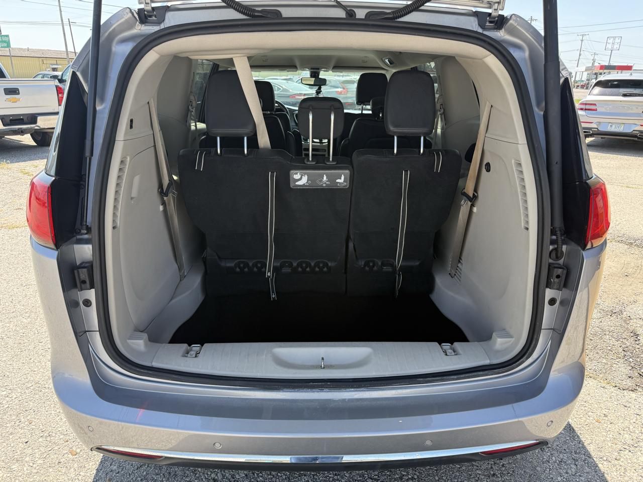 Chrysler Pacifica Touring L FWD 2020
