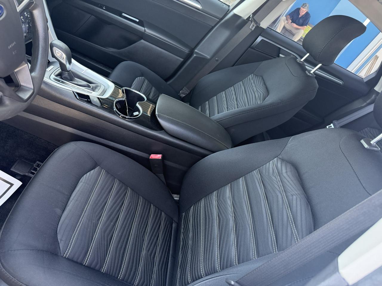 Ford Fusion 4dr Sdn SE FWD 2016