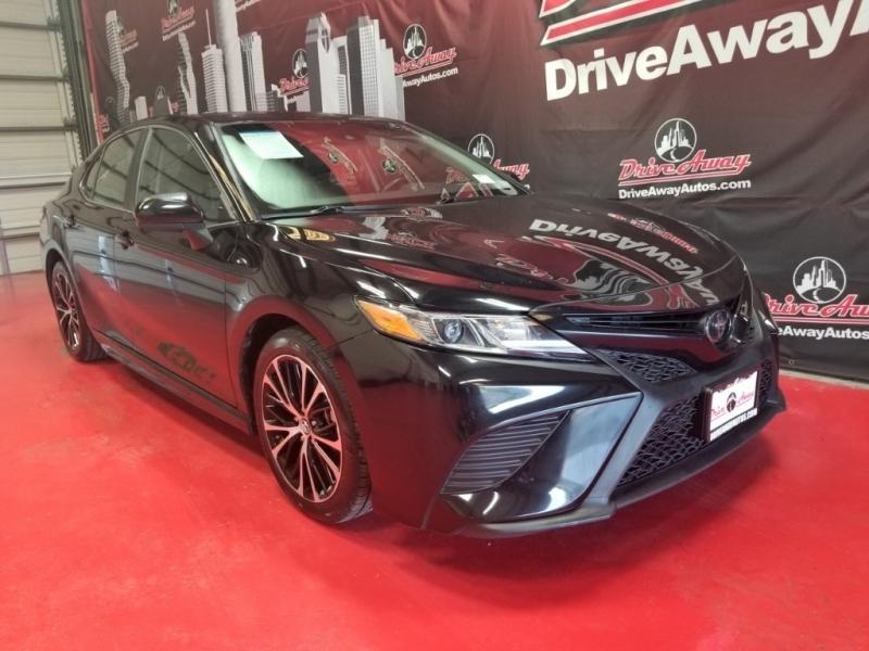 Toyota Camry XLE Auto (Natl) 2018