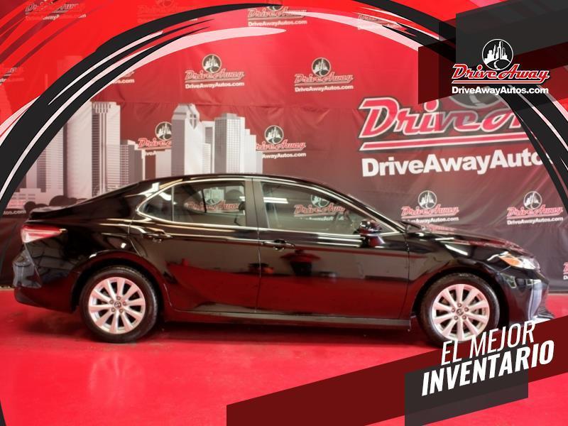 Toyota Camry XLE Auto (Natl) 2018