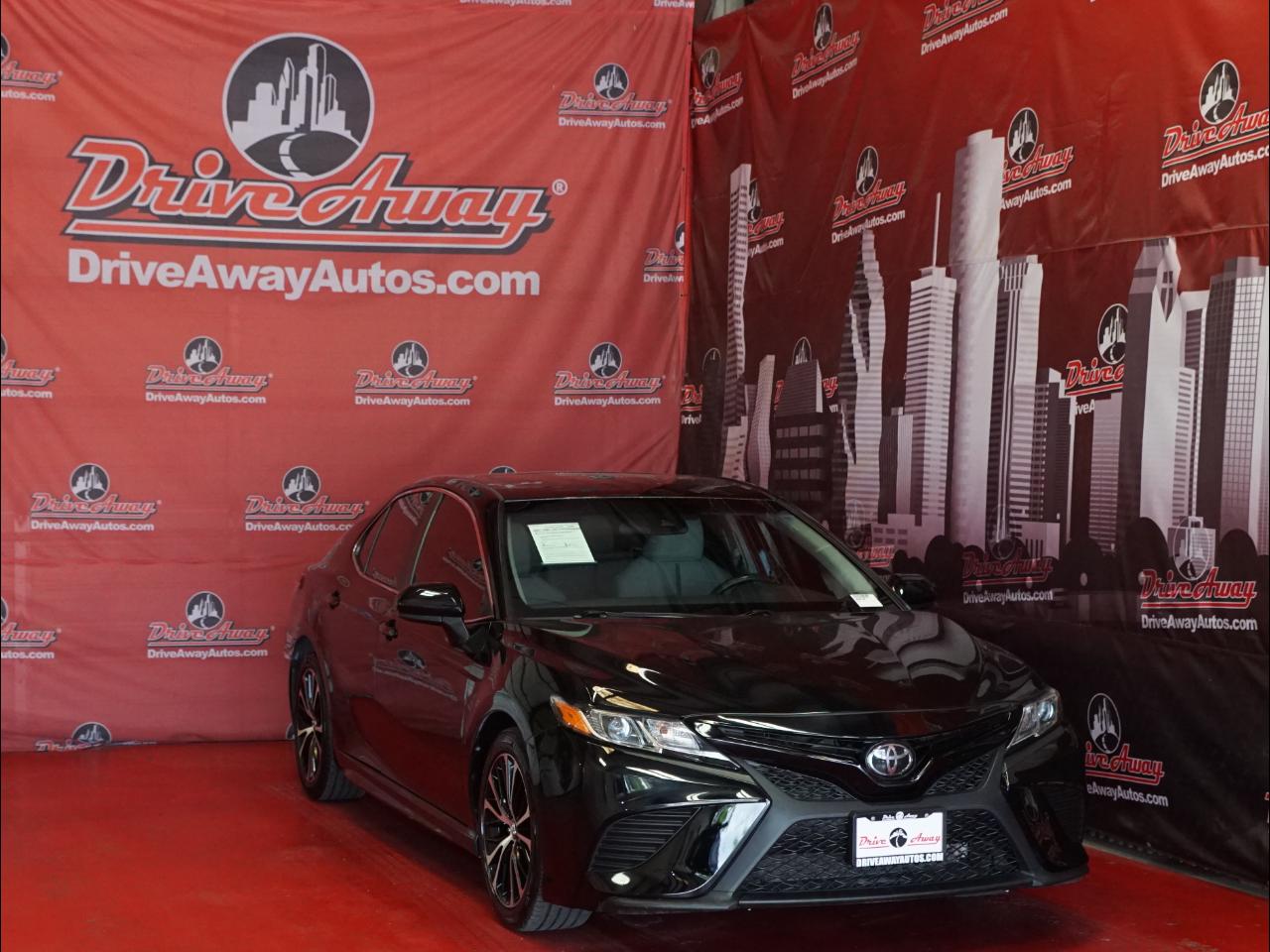 Toyota Camry XLE Auto (Natl) 2018