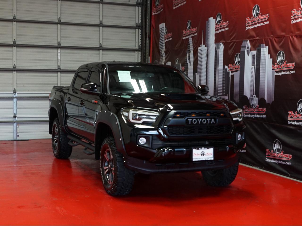 Toyota Tacoma TRD Off Road Double Cab 5' Bed V6 4x2 AT (Natl) 2017
