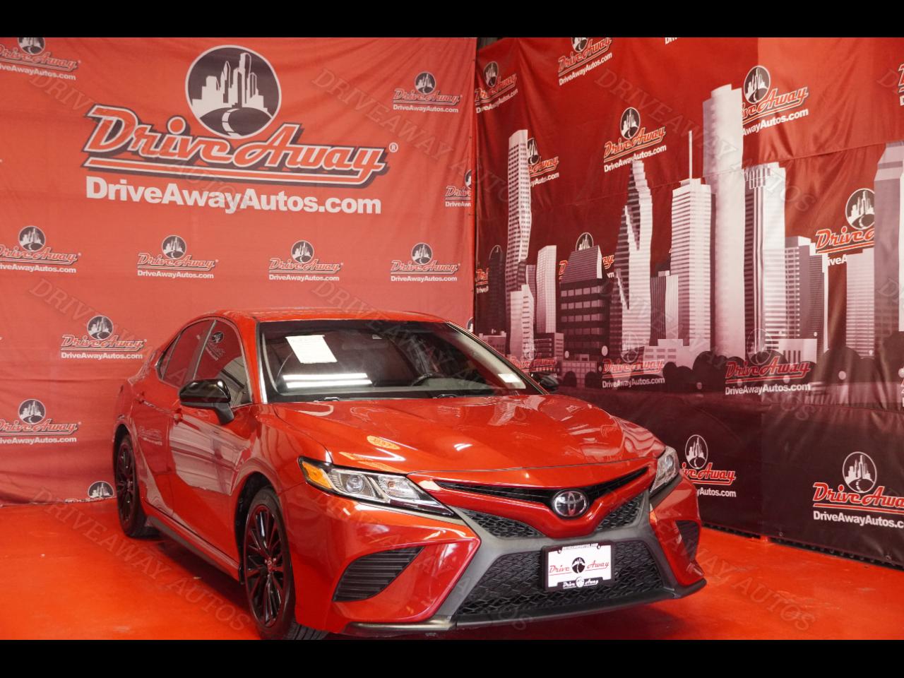 Toyota Camry SE Auto (Natl) 2020