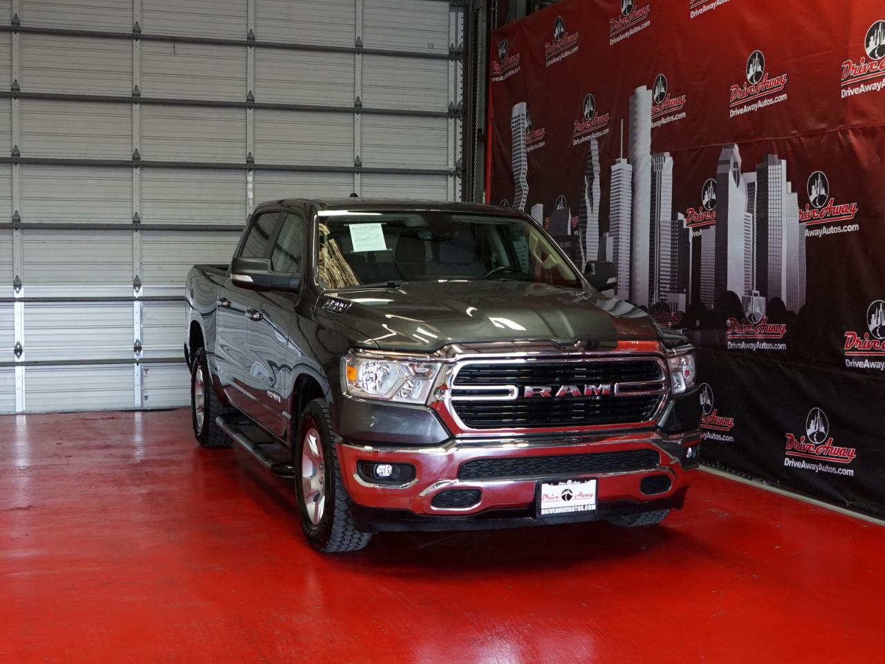 RAM 1500 Lone Star 4x2 Crew Cab 5'7" Box 2020