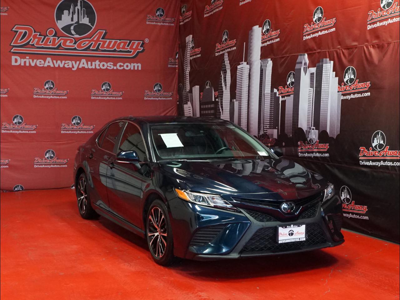 Toyota Camry SE Auto (Natl) 2020