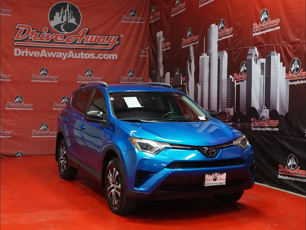 Toyota RAV4 LE FWD (Natl) 2018
