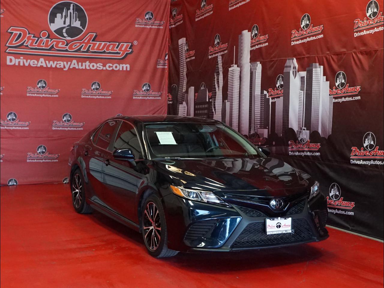 Toyota Camry SE Auto (Natl) 2020