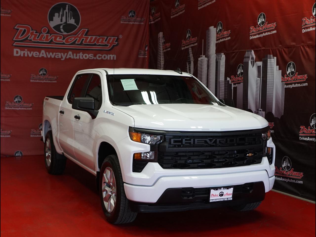 Chevrolet Silverado 1500 4WD Crew Cab 147" Custom 2022