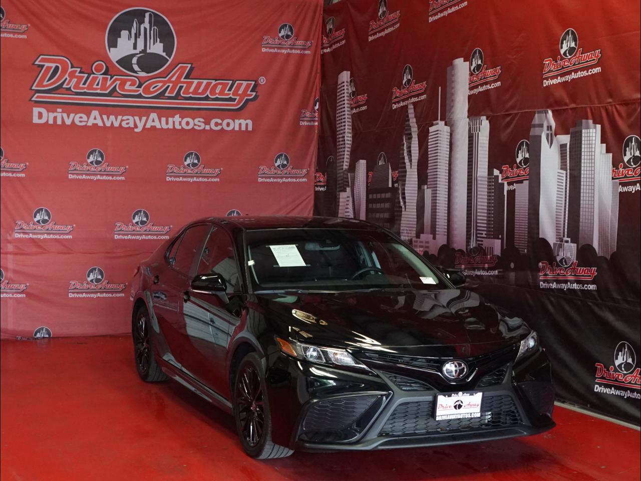 Toyota Camry SE Auto (Natl) 2021