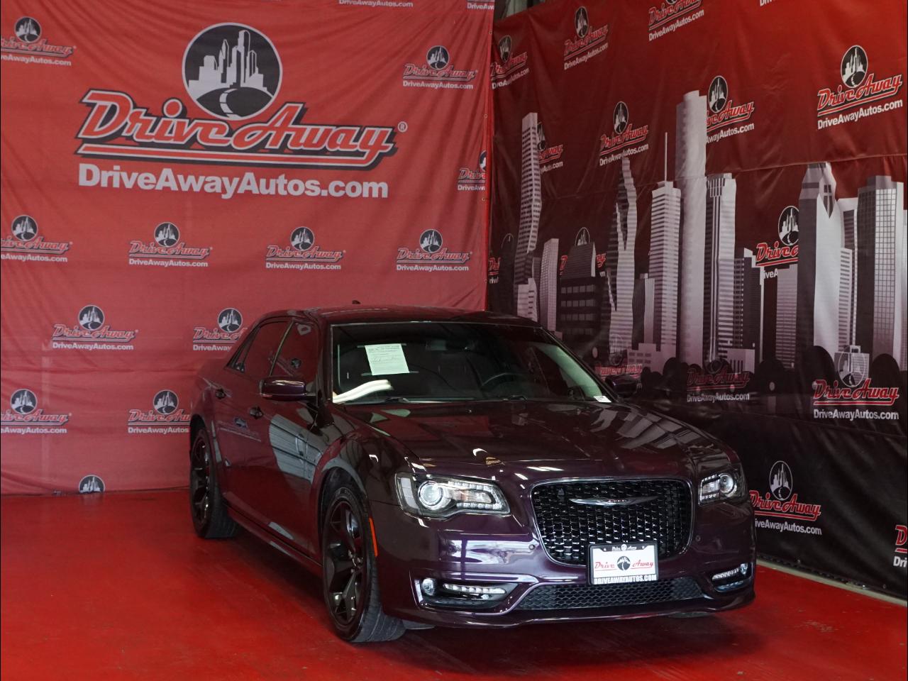 Chrysler 300 Touring L RWD 2021