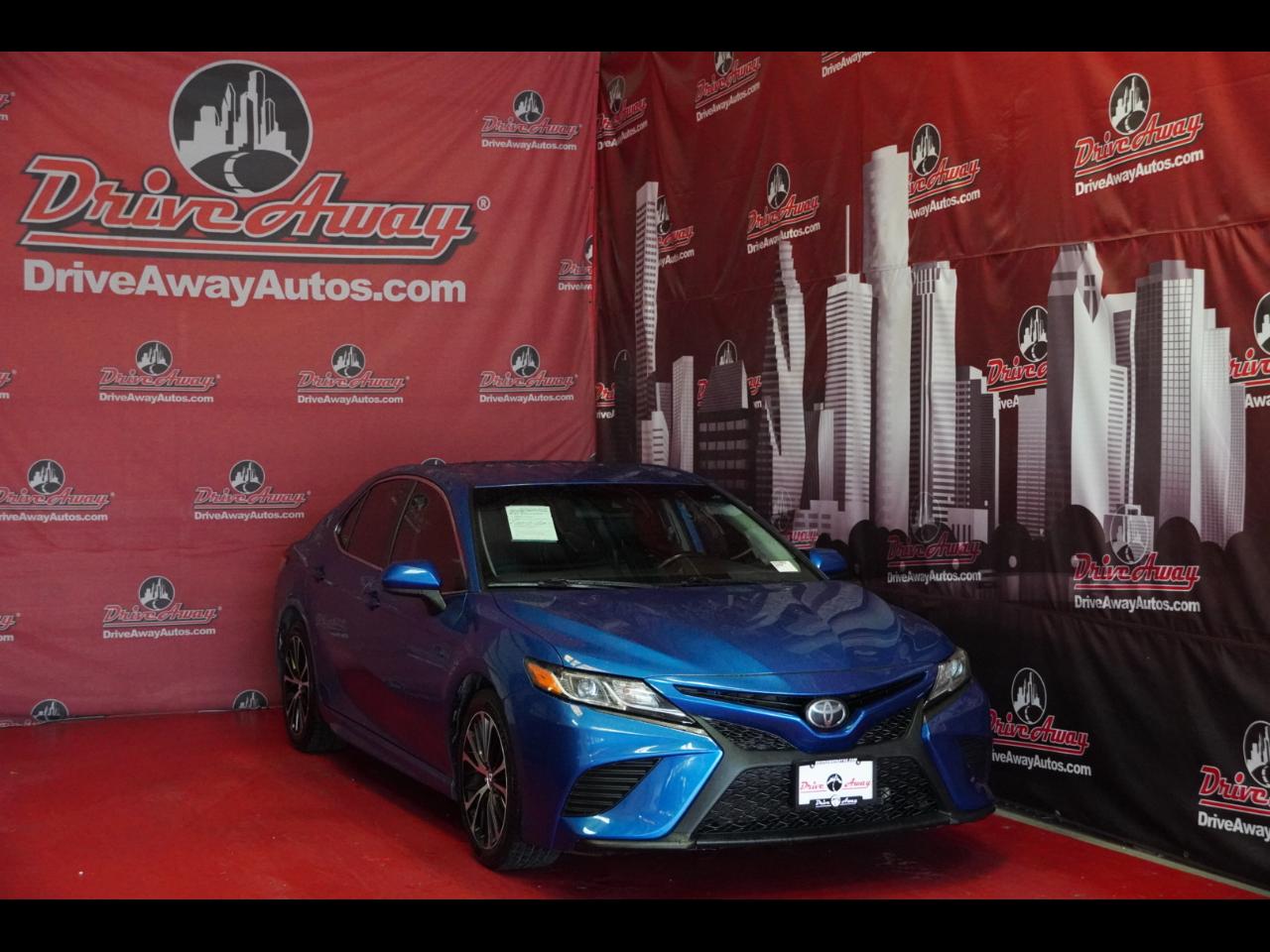 Toyota Camry XLE Auto (Natl) 2019