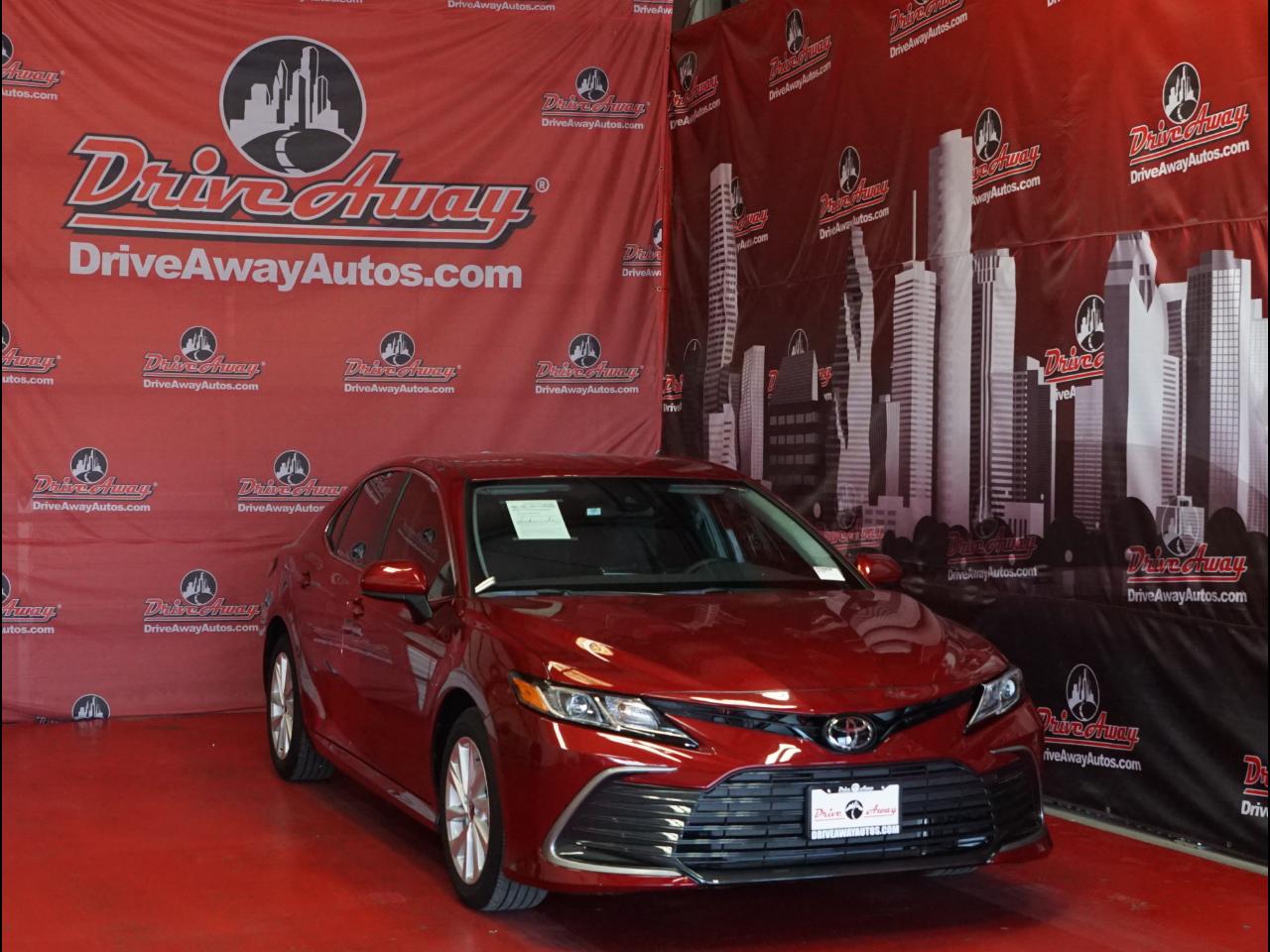 Toyota Camry LE Auto (Natl) 2022