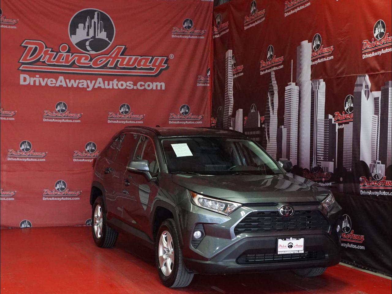 Toyota RAV4 XLE FWD (Natl) 2021
