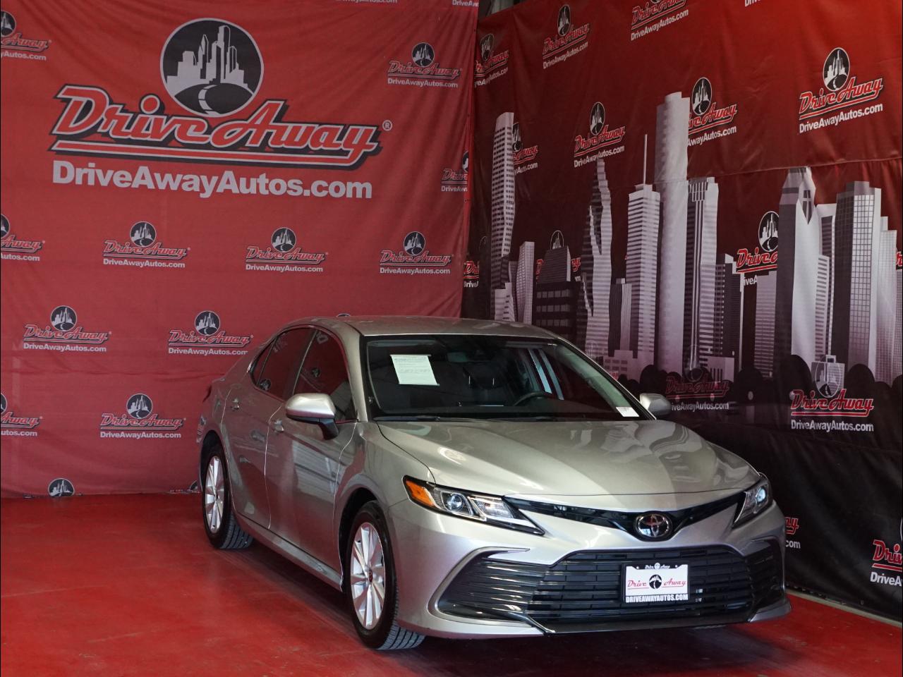 Toyota Camry LE Auto (Natl) 2022
