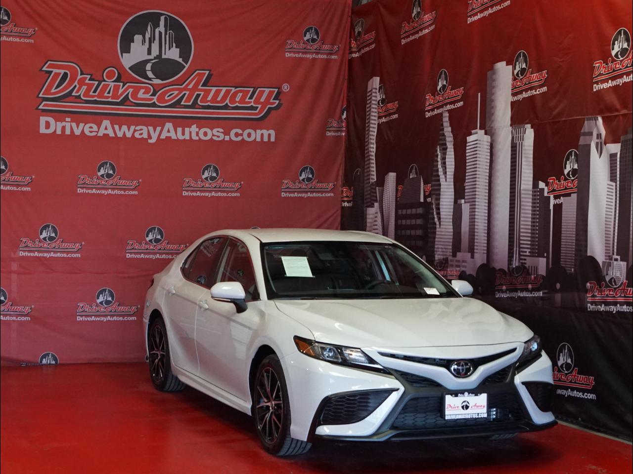 Toyota Camry SE Auto (Natl) 2022