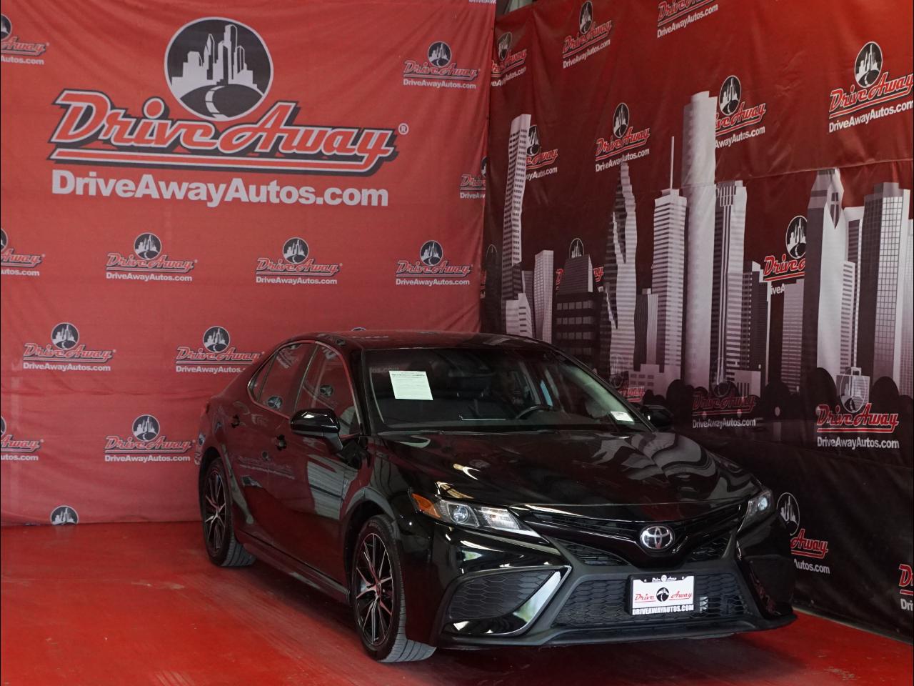 Toyota Camry SE Auto (Natl) 2021