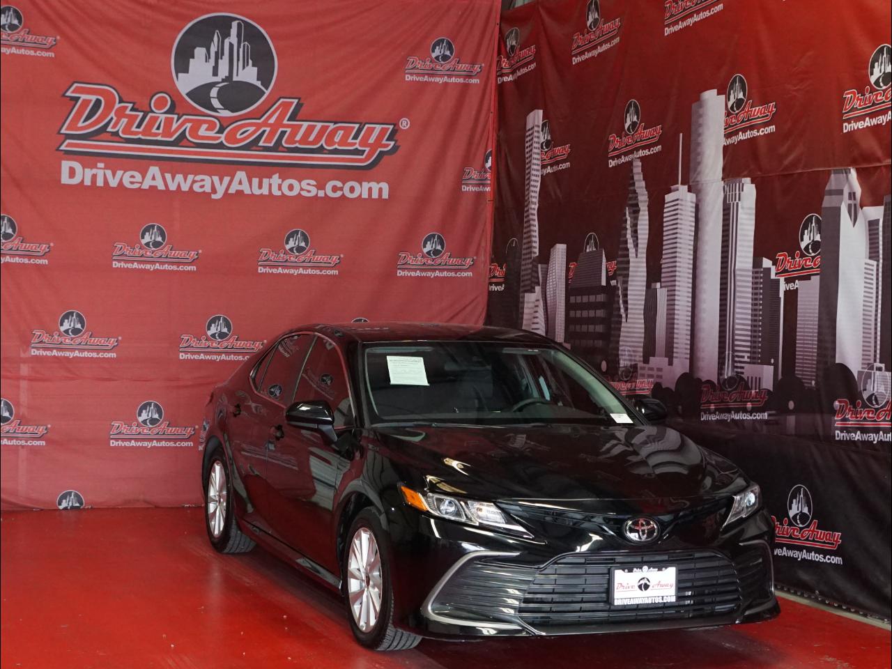 Toyota Camry LE Auto (Natl) 2022