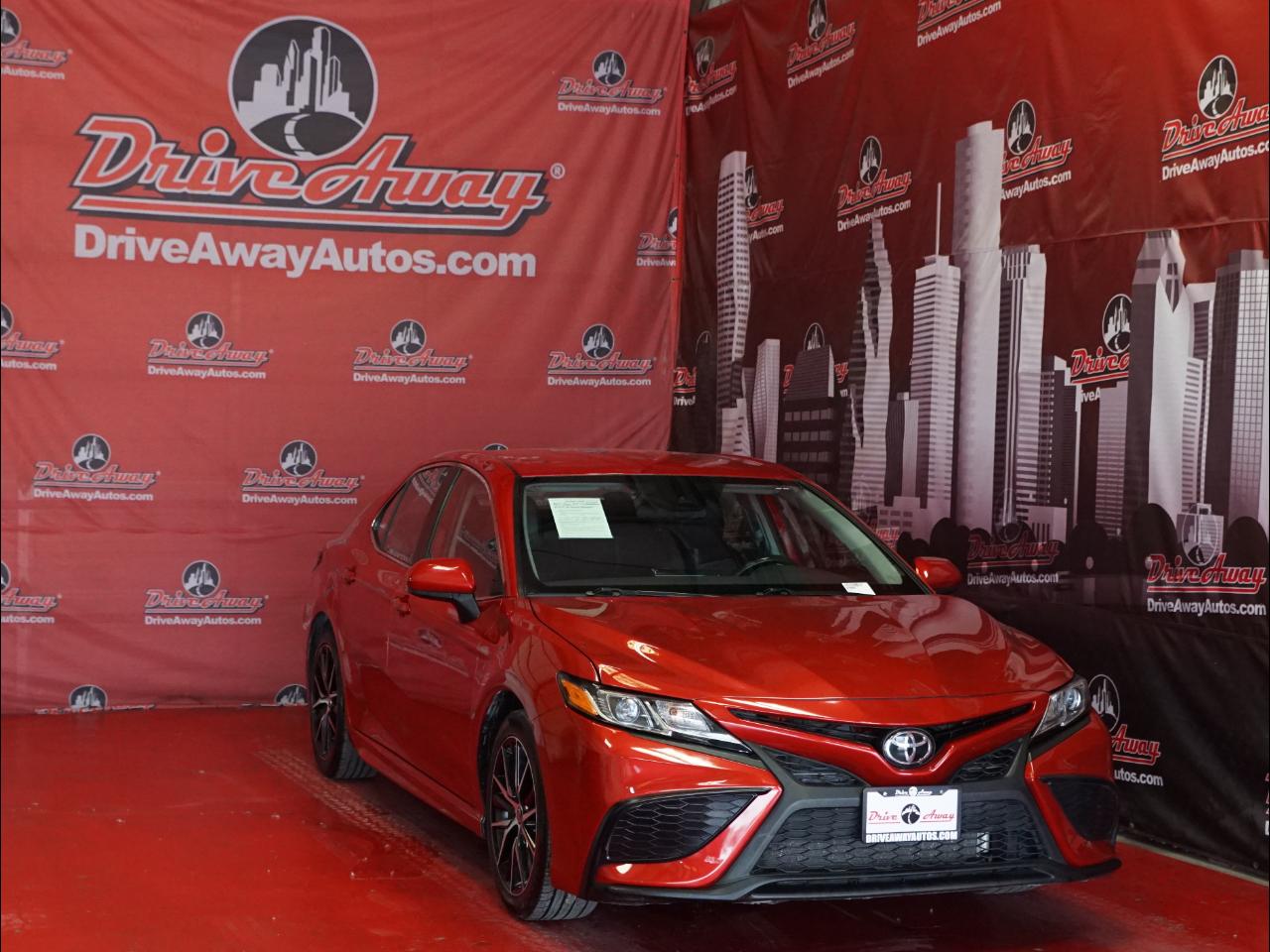 Toyota Camry SE Auto (Natl) 2021