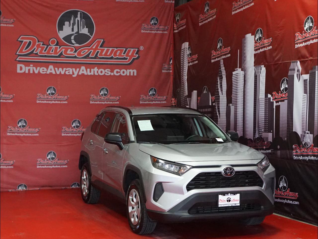 Toyota RAV4 LE AWD (Natl) 2021