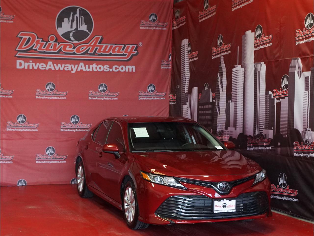 Toyota Camry LE Auto (Natl) 2020