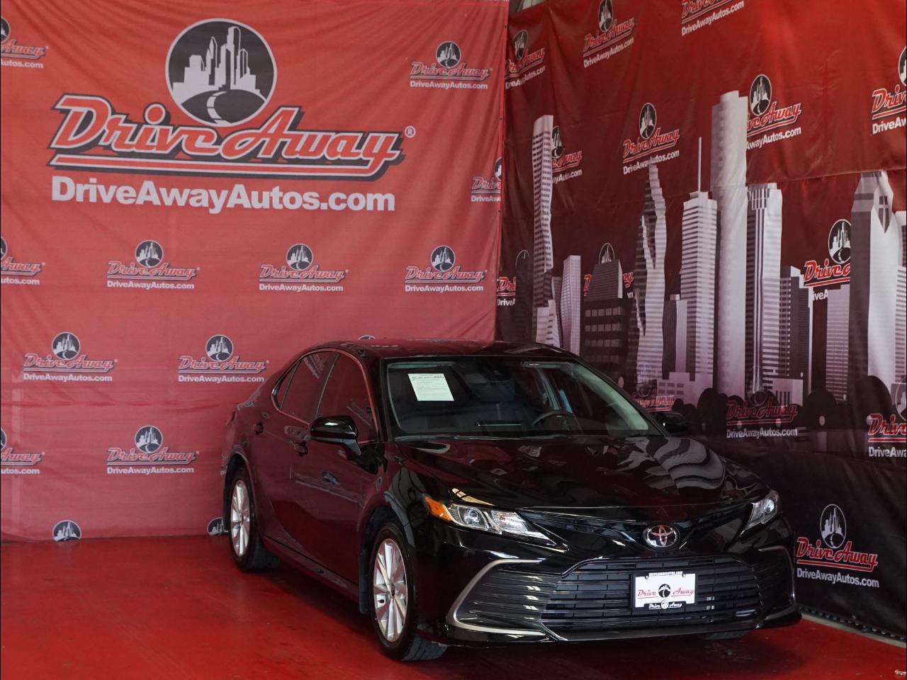 Toyota Camry LE Auto (Natl) 2022