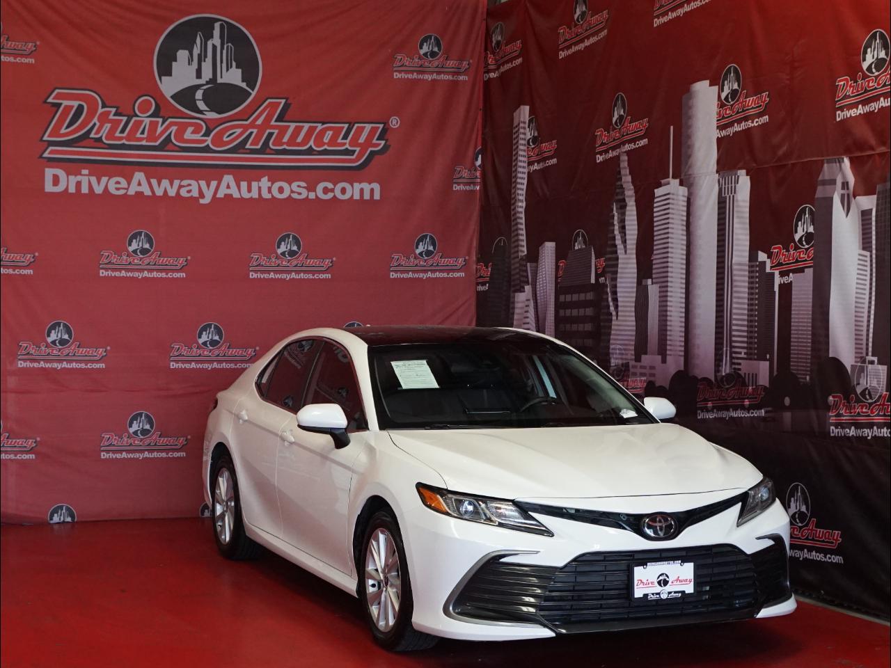Toyota Camry LE Auto (Natl) 2021