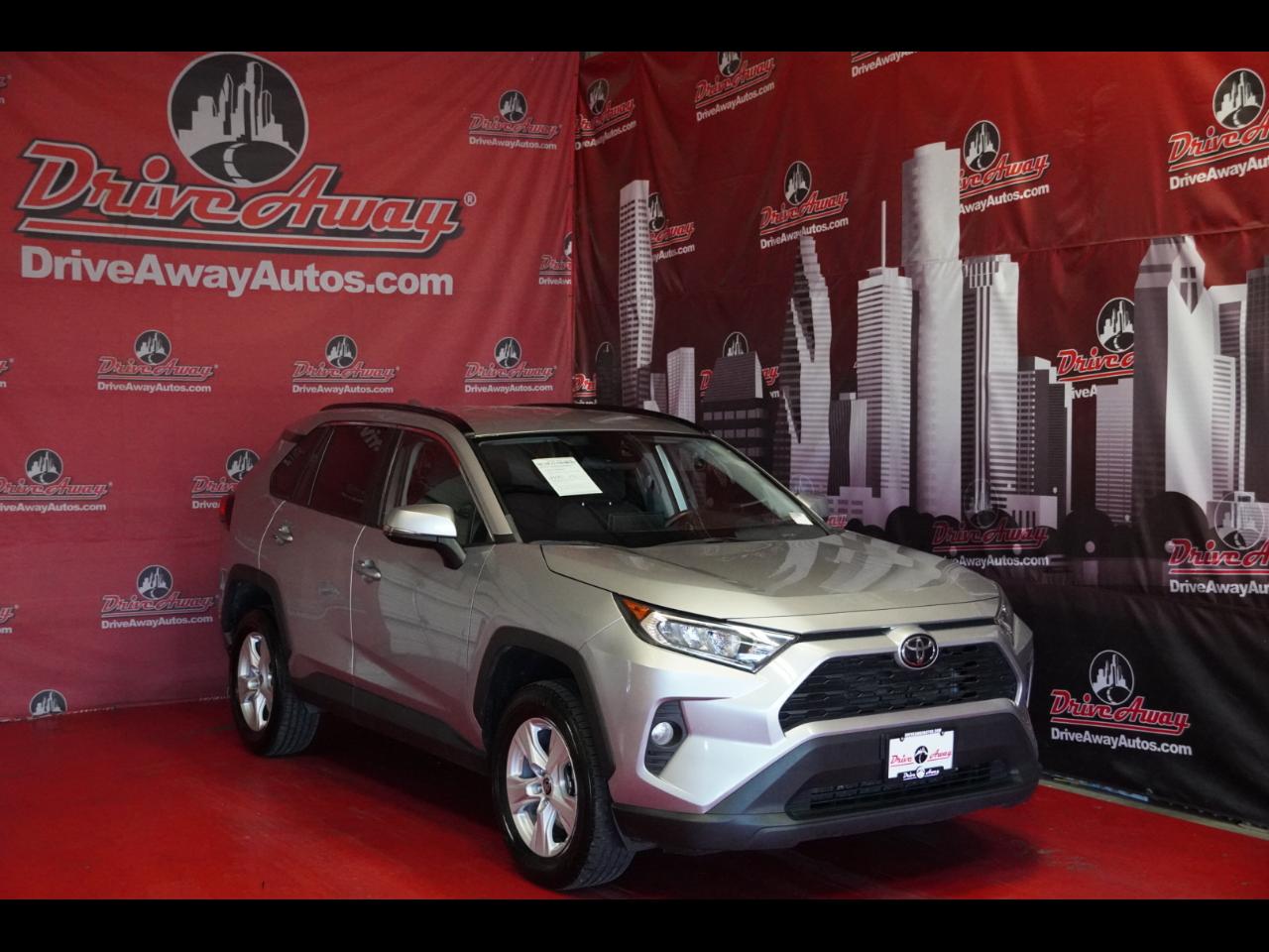 Toyota RAV4 XLE FWD (Natl) 2021