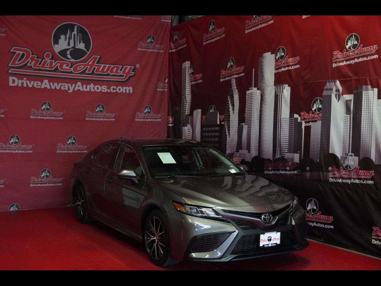 Toyota Camry SE Auto (Natl) 2021