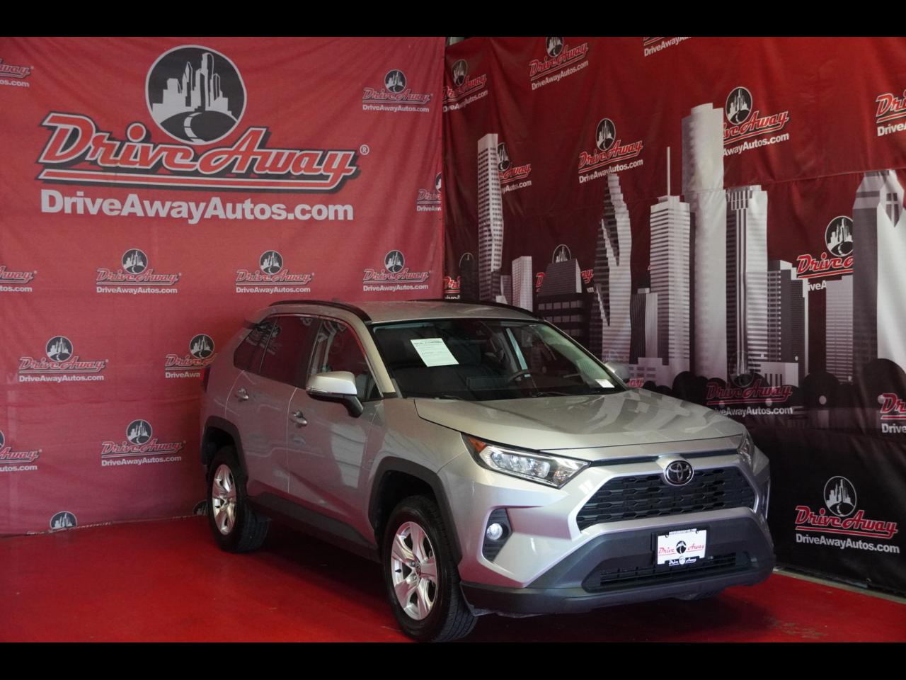 Toyota RAV4 XLE FWD (Natl) 2021