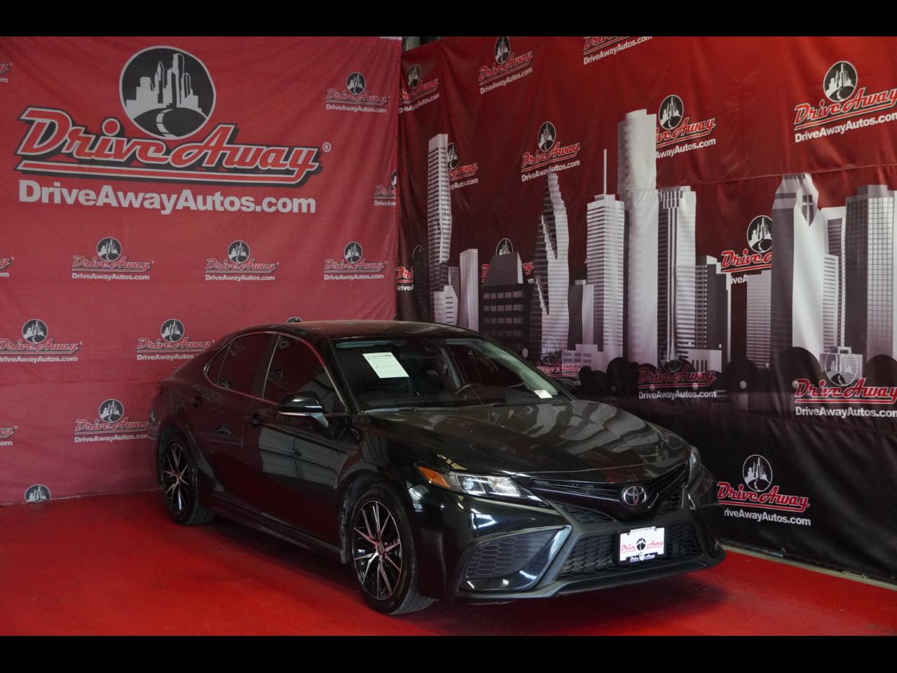 Toyota Camry SE Auto (Natl) 2022