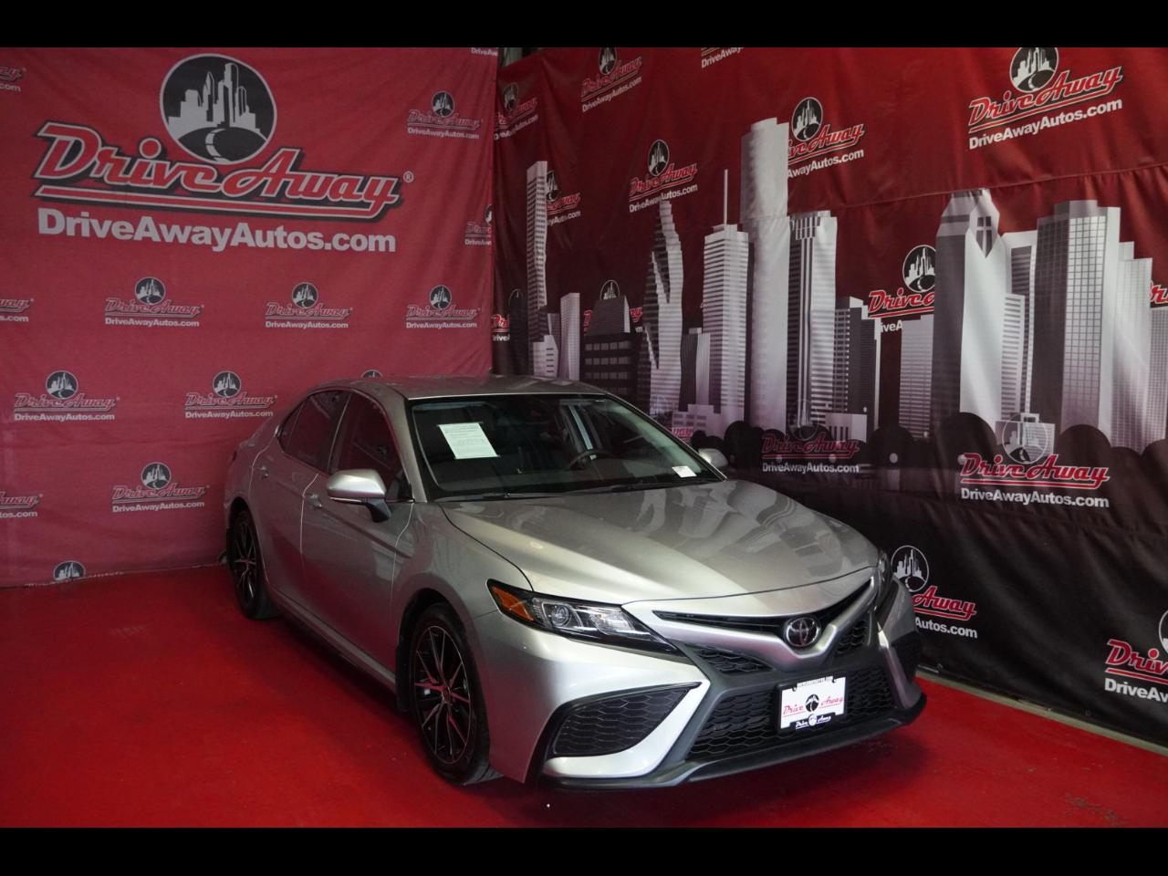 Toyota Camry Hybrid SE Nightshade CVT (Natl) 2023