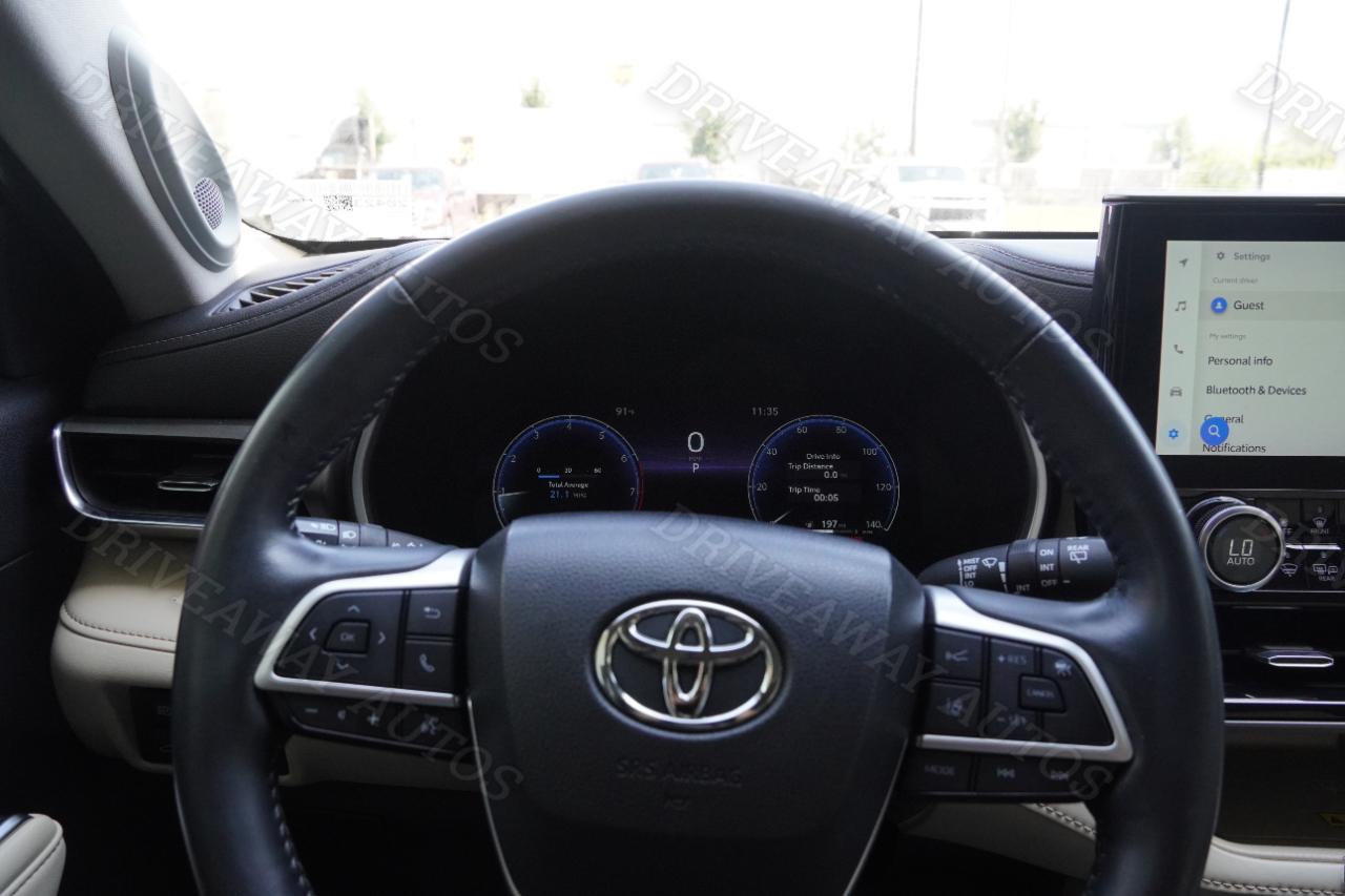 Toyota Highlander Platinum FWD (Natl) 2023