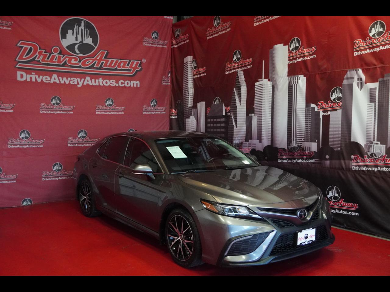 Toyota Camry SE Auto (Natl) 2022