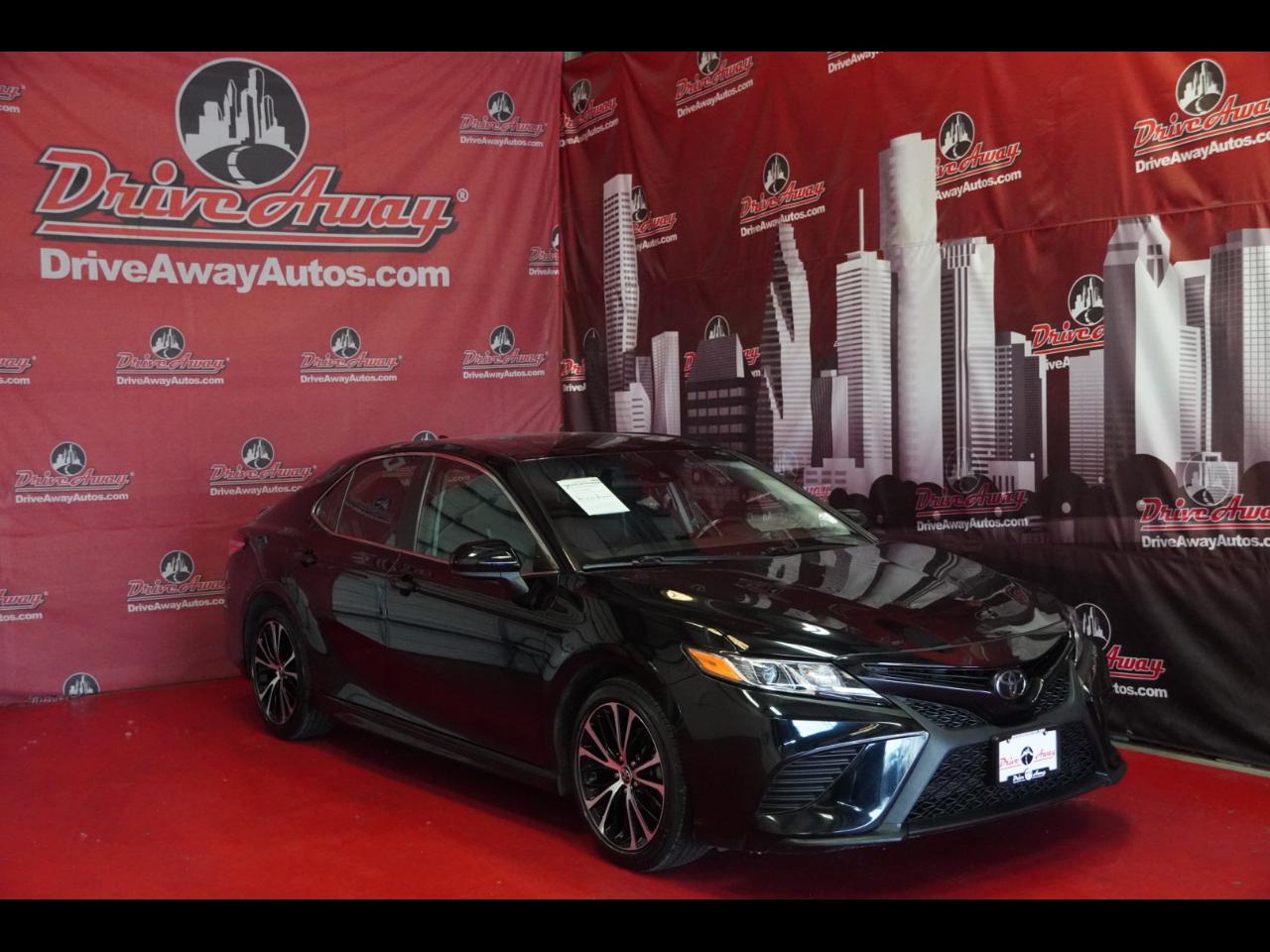 Toyota Camry SE Auto (Natl) 2020